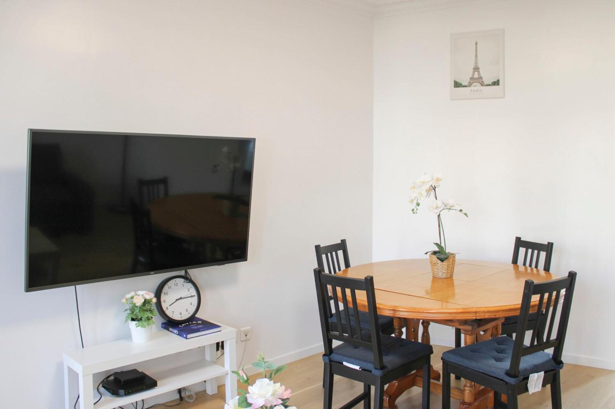 Charming Family T3 In The 10th Appartement Parijs